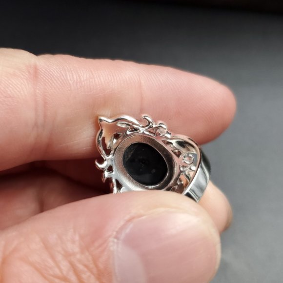 Size 7 Sterling Silver Bright Fancy Oval Black Stone Ring - Picture 4 of 7